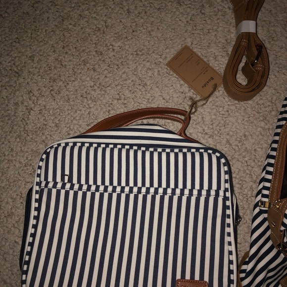 BRAND NEW Duffle Bag, Strap, and mini - Picture 3 of 3